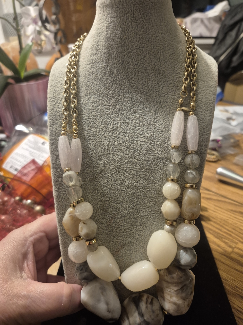 Gold-Chain Multi-Stone Beige & Cream Necklace